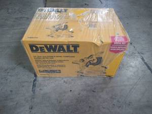 DEWALT 15 Amp 12 in. Sliding Compound Miter Saw DWS779