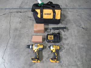 DEWALT 20-Volt MAX Cordless Brushless Hammer DrillDriver Combo Kit with FLEXVOLT ADVANTAGE (2-Tool) DCK2100D1T1