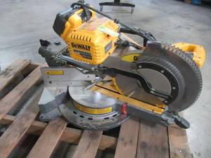 FLEXVOLT 120-Volt MAX Lithium-Ion Cordless 12 in. Double Bevel Sliding Brushless Miter Saw with AC Adapter (Tool-Only) DHS790AB
