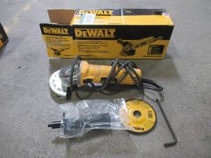 Dewalt 7 Amp 4-12 in. Small Angle Grinder with 1-Touch Guard, DWE4011 - Slightly Used. .