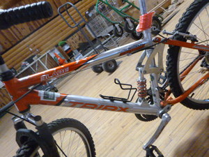 lot 8 image: Triax Blade Bicycle