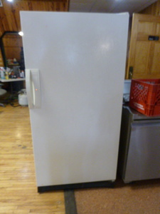 lot 14 image: Kenmore Upright Freezer