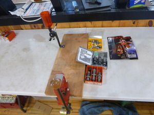 lot 17 image: Lee Precision Reloading Machine