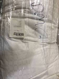 lot 2 image: Legends Royal Firm Down King Pillow (1), PP52-K-WHITE, NEW
