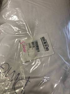 lot 30 image: Supreme Medium Down King Pillow (1), PP47-K-WHITE, NEW
