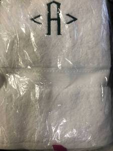 lot 68 image: Cotton Cashmere Alabaster Solid Bath Towel, VK28-Bath -ALABASTER, NEW