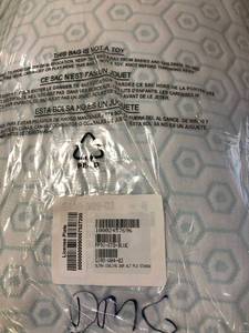 lot 73 image: Ultra Cooling Down Alternative Pillow Standard blue, PP91-STD-BLUE, NEW