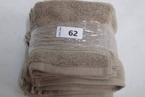 lot 62 image: Charisma Luxury Towel Set - 2 Washclothes  2 Hand Towels - Beige