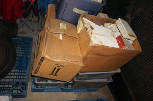 lot 36 image: Assorted Metal DrawersOrganizers