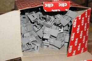 lot 70 image: Clic Size 17 Pipe Brackets