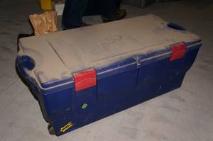 lot 85 image: Large Plastic Storage Bin