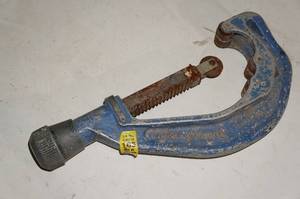 lot 106 image: Large Imperial Eastman Pipe Cutter