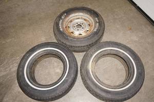 lot 160 image: 3 Tires - 14 - One on Rim