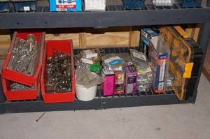 lot 195 image: Contents of Shelf - DeWalt Organizer