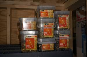 lot 199 image: Contents of Shelf - Cabinet Screws