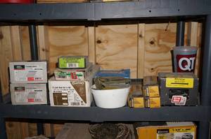 lot 207 image: Contents of Shelf - Framing and Flooring Nails