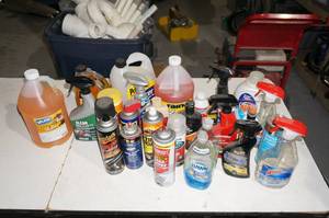 lot 256 image: Automotive and Cleaning Chemicals