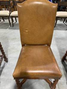 lot 3 image: DINING ROOM CHAIR