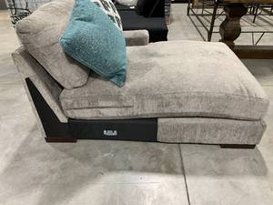lot 12 image: ASHLEY SECTIONAL