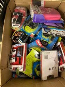 lot 51 image: ASSORTED PHONE POWER CORDS AND CASES FOR OLDER PHONES