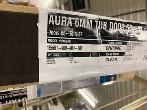 lot 119 image: MAXX AURA 6MM TUB DOOR