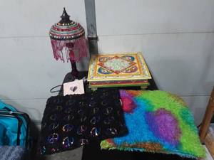 lot 17 image: Lamp With Beaded Shade, Fancy Riser Shelf, 2-Funky Pillows