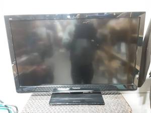 lot 30 image: Panasonic 37 TV No Remote