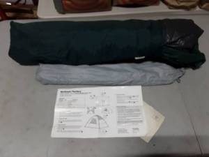 lot 42 image: Midwest Territory 9x7 Dome Tent