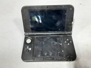 lot 54 image: Nintendo 3DS XL No Charger