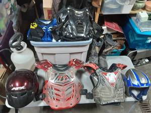 lot 68 image: Lot Of Moto Cross Gear