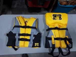 lot 71 image: 1-Youth Body Glove Life Jacket & 1-Infant