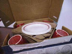 lot 18 image: Corelle Classic Set