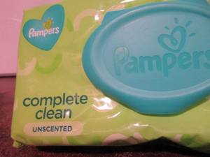 lot 127 image: Pampers Wipes