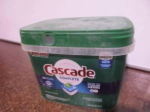 lot 136 image: Cascade Dishwasher Pods