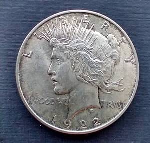 lot 221 image: 1922-D Peace Dollar