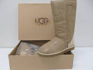 lot 91 image: Brand New UGG Classic Tall Fancy Tropical Print Boots - Size 9