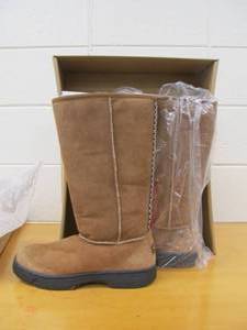 lot 1 image: Brand New UGG Ultimate Tall Braid Genuine Shearling Sheepskin Boot - Chestnut - Size 9