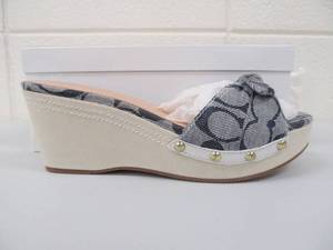lot 16 image: Brand New COACH Lorah Wedge Sandal  - DenimWhite - Size 6