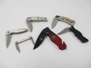 lot 147 image: Group of Assorted Folding Knives