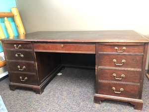 lot 174 image: Large Vintage JASPER DESK CO Executive Desk