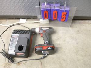 Craftsman 19.2 volt l-ion drill with battery & charger. Tested & works. As shown.