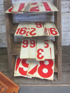 lot 5 image: Sign Metal Numbers