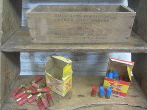 lot 13 image: Western Ammo Box, 12ga Shells