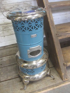 lot 29 image: Antique Perfection Heater
