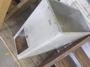 lot 43 image: Vintage Milk House Sink