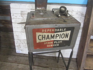 lot 48 image: Champion Spark Plug Service Machine