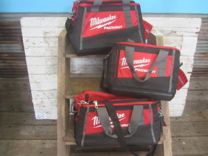 lot 49 image: Milwaukee Packout Tool Bags - New