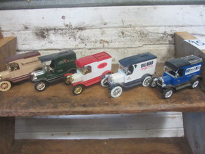 lot 123 image: Ertl Diecast Truck Banks