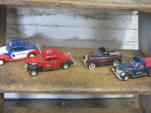 lot 125 image: Ertl Diecast Truck Banks