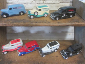 lot 126 image: Ertl Diecast Truck Banks